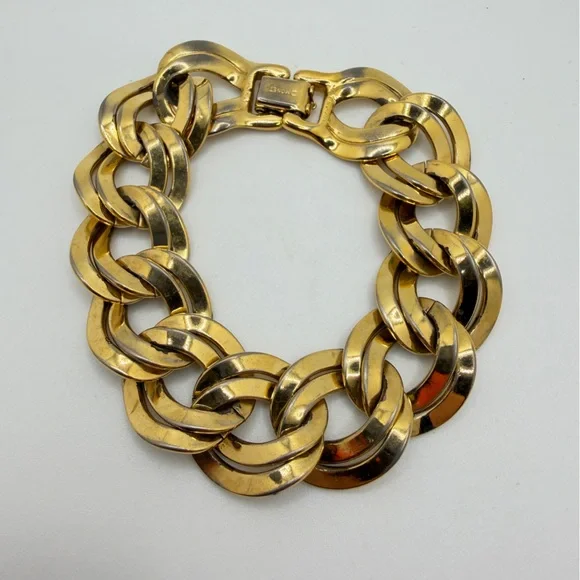 7" Vintage Monet Gold Tone double Twisted Link Bracelet w/ fold over clasp! - Picture 10 of 16